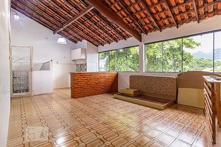 Sala/Cozinha de casa para alugar com 1 quarto, 60m² em Pechincha, Rio de Janeiro