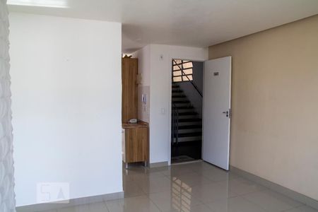 Sala de apartamento para alugar com 2 quartos, 45m² em Mutondo, São Gonçalo