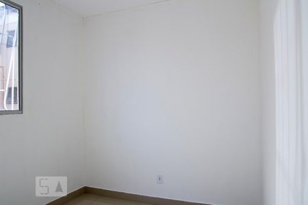 Quarto 2 de apartamento para alugar com 2 quartos, 45m² em Mutondo, São Gonçalo