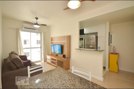 Sala de apartamento à venda com 2 quartos, 58m² em Centro, Niterói
