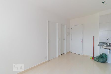 Sala de apartamento para alugar com 2 quartos, 38m² em Vila Pierina, São Paulo