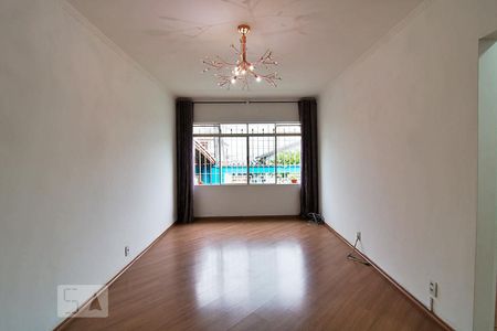 Sala de casa à venda com 4 quartos, 193m² em Jardim Morro Verde, São Paulo