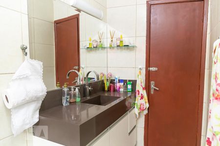 Casa para alugar com 220m², 2 quartos e 2 vagas Casa para alugar com 220m², 2 quartos e 2 vagasBanheiro