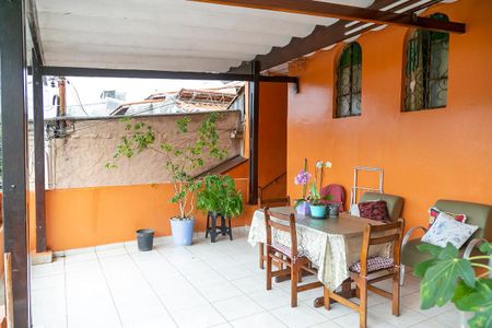 Casa para alugar com 220m², 2 quartos e 2 vagas Casa para alugar com 220m², 2 quartos e 2 vagasÁrea de lazer