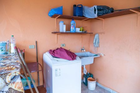 Casa para alugar com 220m², 2 quartos e 2 vagas Casa para alugar com 220m², 2 quartos e 2 vagasÁrea de serviço