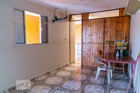 Casa para alugar com 220m², 2 quartos e 2 vagas Casa para alugar com 220m², 2 quartos e 2 vagasQuarto 2