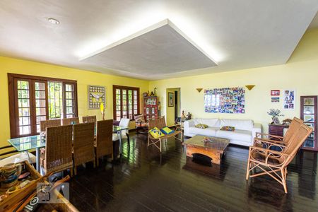 Sala de casa à venda com 6 quartos, 500m² em São Francisco, Niterói