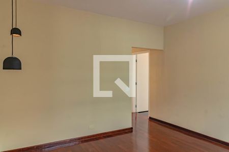 Casa para alugar com 4 quartos, 350m² em Vila Alexandria, São Paulo