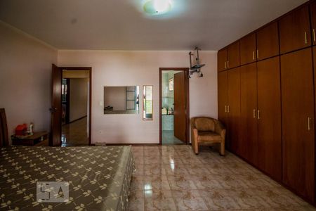 Suíte de casa de condomínio à venda com 3 quartos, 308m² em Parque das Flores, Campinas