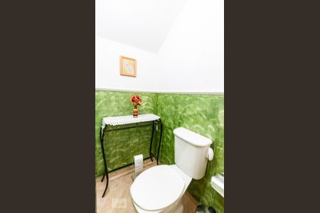 Lavabo de casa à venda com 4 quartos, 300m² em Jardim Piqueroby, São Paulo