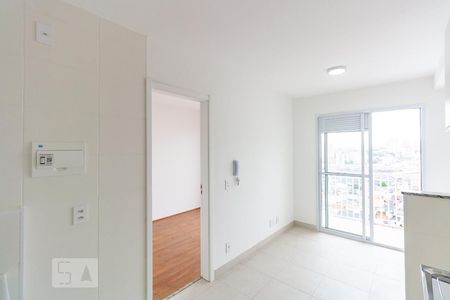 Sala/Cozinha de apartamento para alugar com 1 quarto, 28m² em Vila Ema, São Paulo