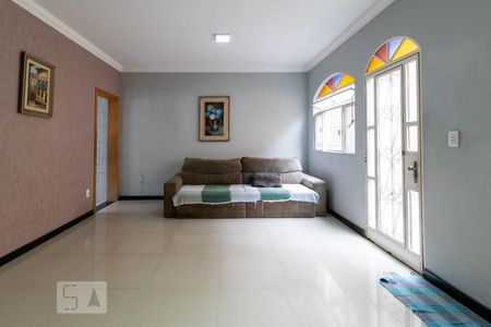 Sala de casa à venda com 3 quartos, 127m² em Santa Cruz, Belo Horizonte
