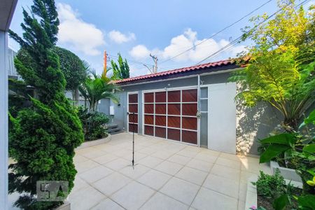 Garagem de casa à venda com 3 quartos, 250m² em Vila Caraguatá, São Paulo