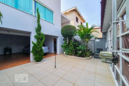 Garagem de casa à venda com 3 quartos, 250m² em Vila Caraguatá, São Paulo