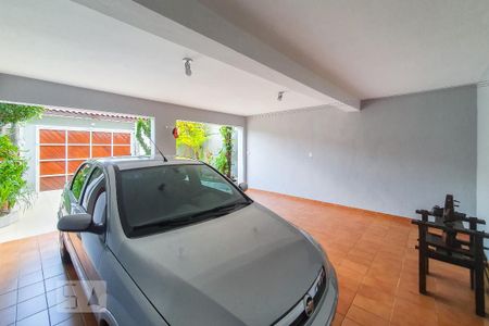 Garagem de casa à venda com 3 quartos, 250m² em Vila Caraguatá, São Paulo