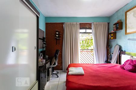 Suíte de casa à venda com 4 quartos, 197m² em Quitaúna, Osasco