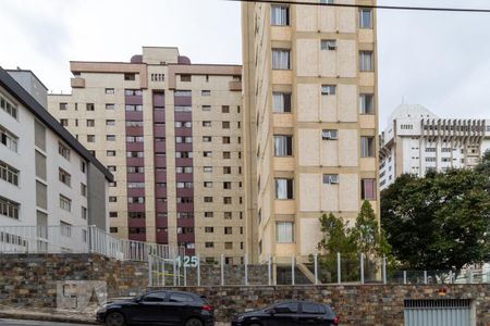 Fachada de apartamento para alugar com 2 quartos, 68m² em Serra, Belo Horizonte