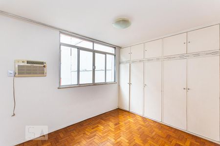 Quarto 2 de apartamento para alugar com 2 quartos, 104m² em Icaraí, Niterói