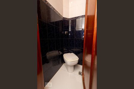 Lavabo de casa para alugar com 4 quartos, 280m² em Jardim Rizzo, Guarulhos