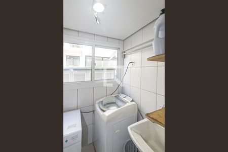 Cozinha e Área de Serviço de apartamento à venda com 3 quartos, 70m² em Ipanema, Porto Alegre