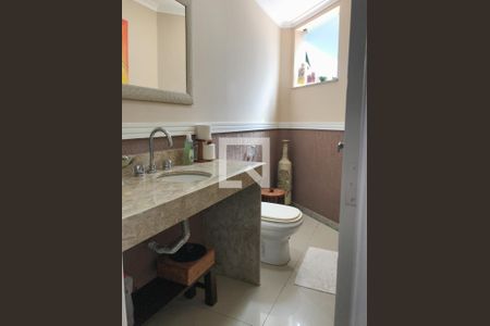 Banheiro de casa de condomínio para alugar com 6 quartos, 650m² em Anil, Rio de Janeiro