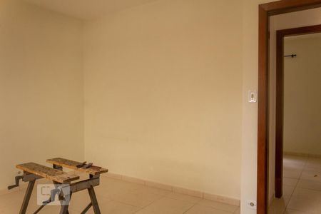 Quarto 2 de casa para alugar com 2 quartos, 60m² em Vila Campo Grande, São Paulo