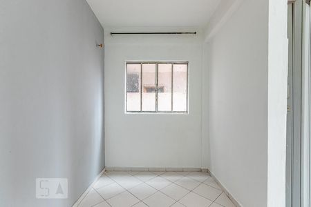 Sala/Quarto de kitnet/studio para alugar com 1 quarto, 18m² em Parque das Paineiras, São Paulo