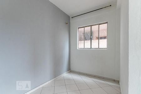 Sala/Quarto de kitnet/studio para alugar com 1 quarto, 18m² em Parque das Paineiras, São Paulo