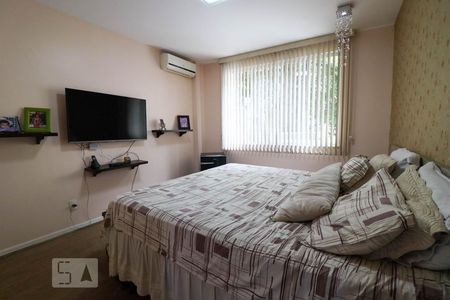 Suíte de apartamento à venda com 4 quartos, 242m² em Tijuca, Rio de Janeiro