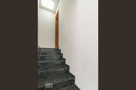 Escada de casa à venda com 3 quartos, 118m² em Vila Luzita, Santo André