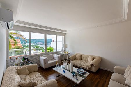 Sala de casa de condomínio à venda com 5 quartos, 290m² em São Francisco, Niterói