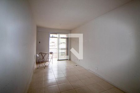 Apartamento à venda com 77m², 2 quartos e 1 vagaSala