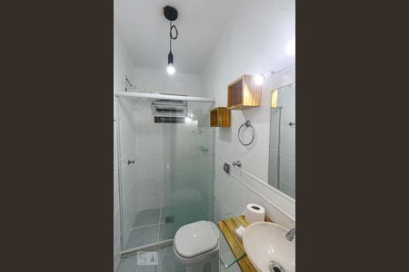 Banheiro de apartamento para alugar com 1 quarto, 54m² em Cidade Baixa, Porto Alegre