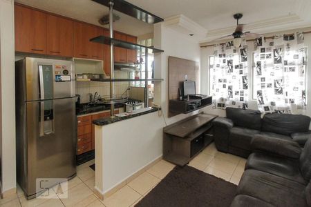 Sala de apartamento para alugar com 2 quartos, 42m² em Jardim Santa Terezinha (zona Leste), São Paulo