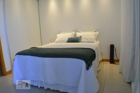 Quarto de kitnet/studio para alugar com 1 quarto, 50m² em Caminho das Árvores, Salvador