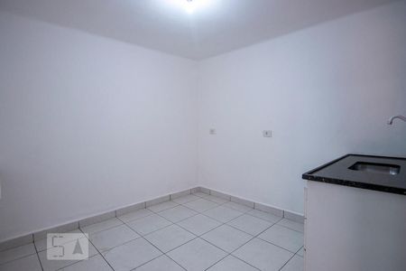 cozinha de casa para alugar com 1 quarto, 30m² em Vila Mazzei, São Paulo