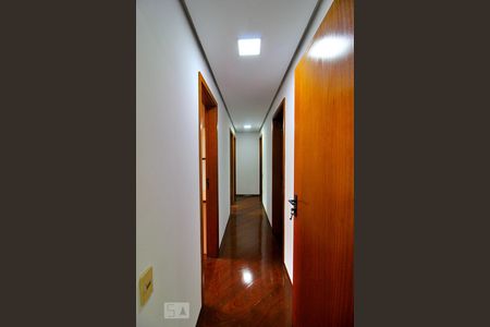 Corredor de apartamento à venda com 3 quartos, 126m² em Campestre, Santo André