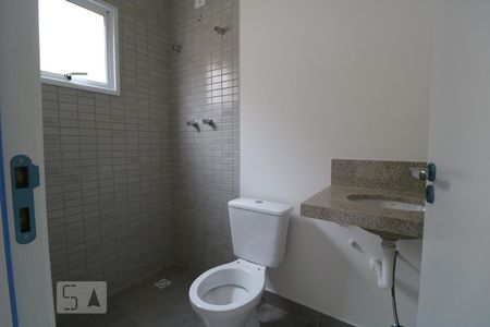 Banheiro da Suíte 1 de casa de condomínio à venda com 2 quartos, 108m² em Vila Polopoli, São Paulo