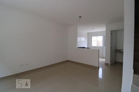 Casa de condomínio à venda com 108m², 2 quartos e 2 vagasSala