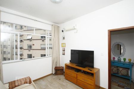 Quarto 1 de apartamento para alugar com 2 quartos, 70m² em Laranjeiras, Rio de Janeiro