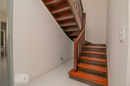 Escadas Quartos de casa para alugar com 4 quartos, 150m² em Alto da Mooca, São Paulo