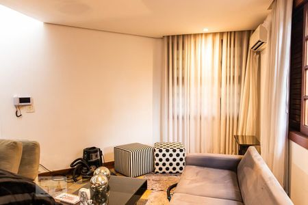 Sala de casa à venda com 6 quartos, 850m² em Pampulha, Belo Horizonte