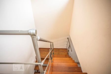 Escadas de casa à venda com 4 quartos, 310m² em Cidade Vargas, São Paulo