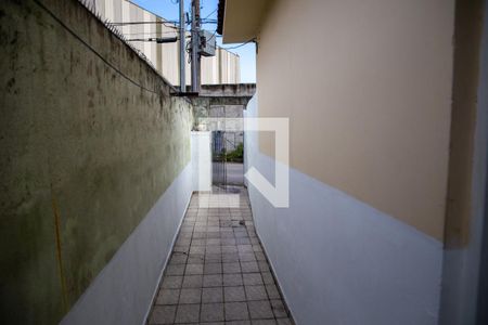 Corredor de casa para alugar com 1 quarto, 30m² em Piraporinha, Diadema