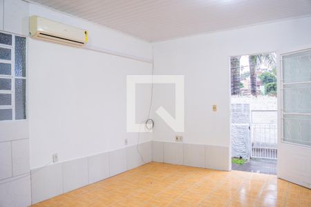 Sala/Cozinha de casa para alugar com 2 quartos, 60m² em Medianeira, Porto Alegre