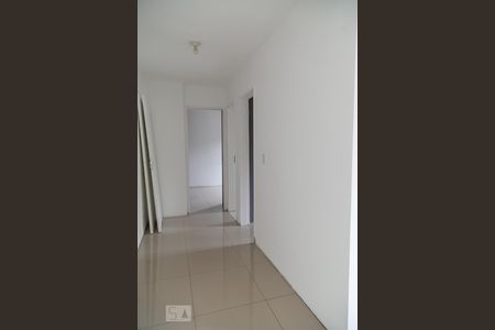 Corredor de apartamento para alugar com 2 quartos, 55m² em Água Chata, Guarulhos