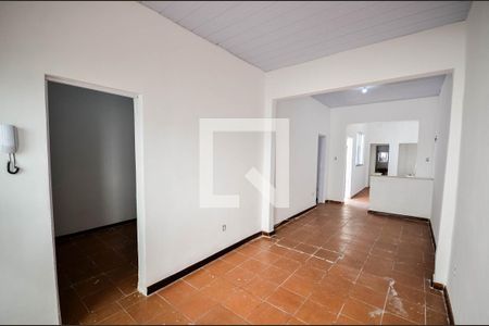 Casa à venda com 70m², 3 quartos e sem vagaSala