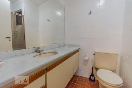 Banheiro de apartamento para alugar com 1 quarto, 48m² em Nova Campinas, Campinas