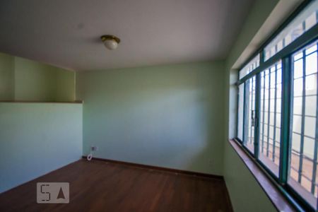 Sala Livre de casa à venda com 3 quartos, 350m² em Jardim das Paineiras, Campinas