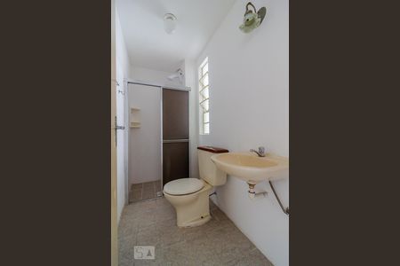 Banheiro de apartamento para alugar com 1 quarto, 59m² em Partenon, Porto Alegre